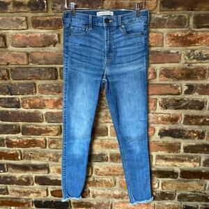 Abercrombie & Fitch Medium Wash Blue Denim Raw Hem Skinny Jeans Women's Size 0